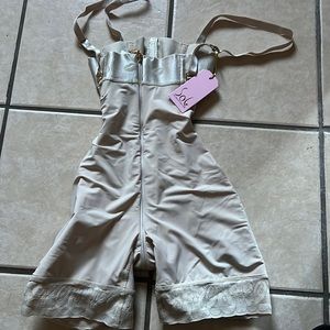 New Sol beauty and care girdle size small in color nude